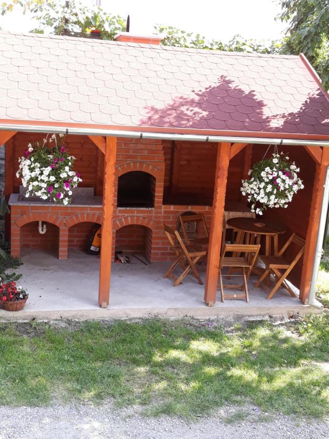 프라이드 Molnar Vendeghaz B&B 외부 사진